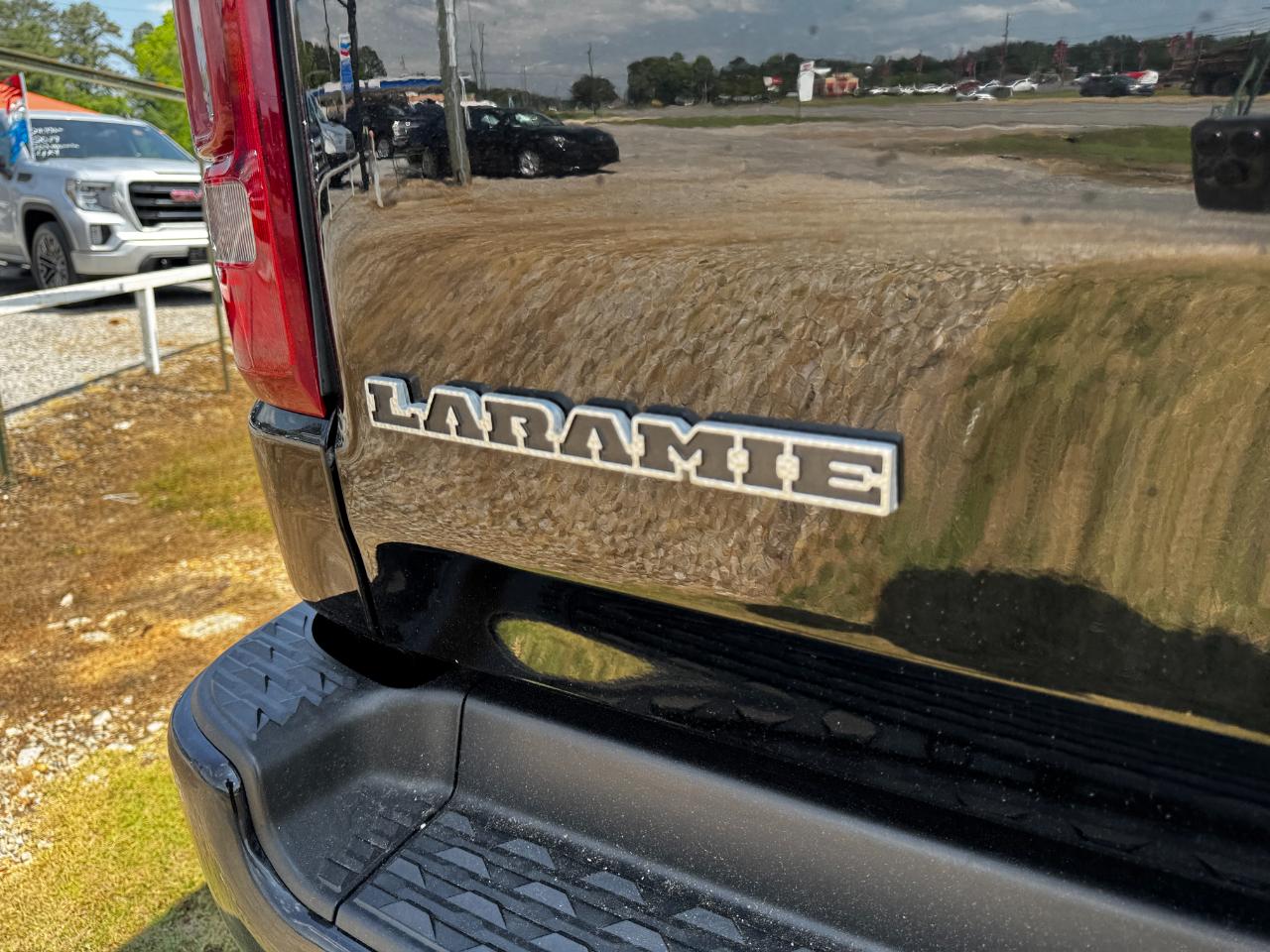 RAM 1500 Laramie 4x4 Crew Cab 5'7" Box 2019