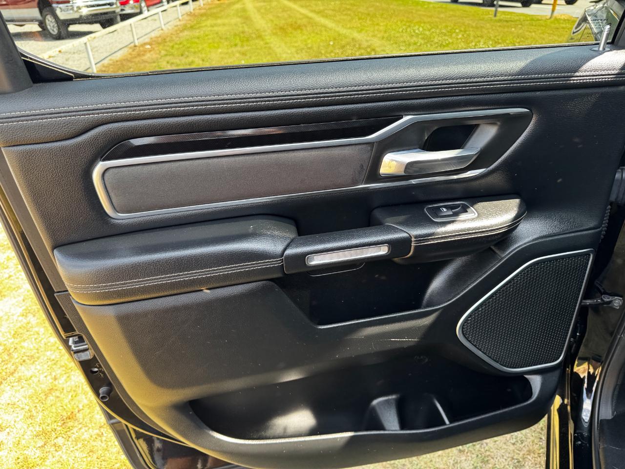 RAM 1500 Laramie 4x4 Crew Cab 5'7" Box 2019