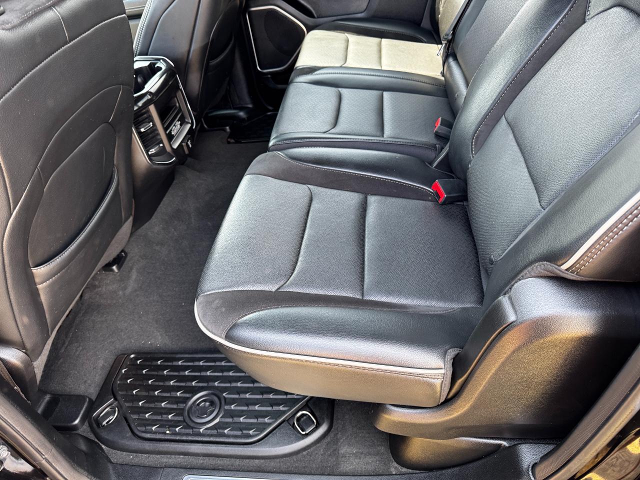 RAM 1500 Laramie 4x4 Crew Cab 5'7" Box 2019