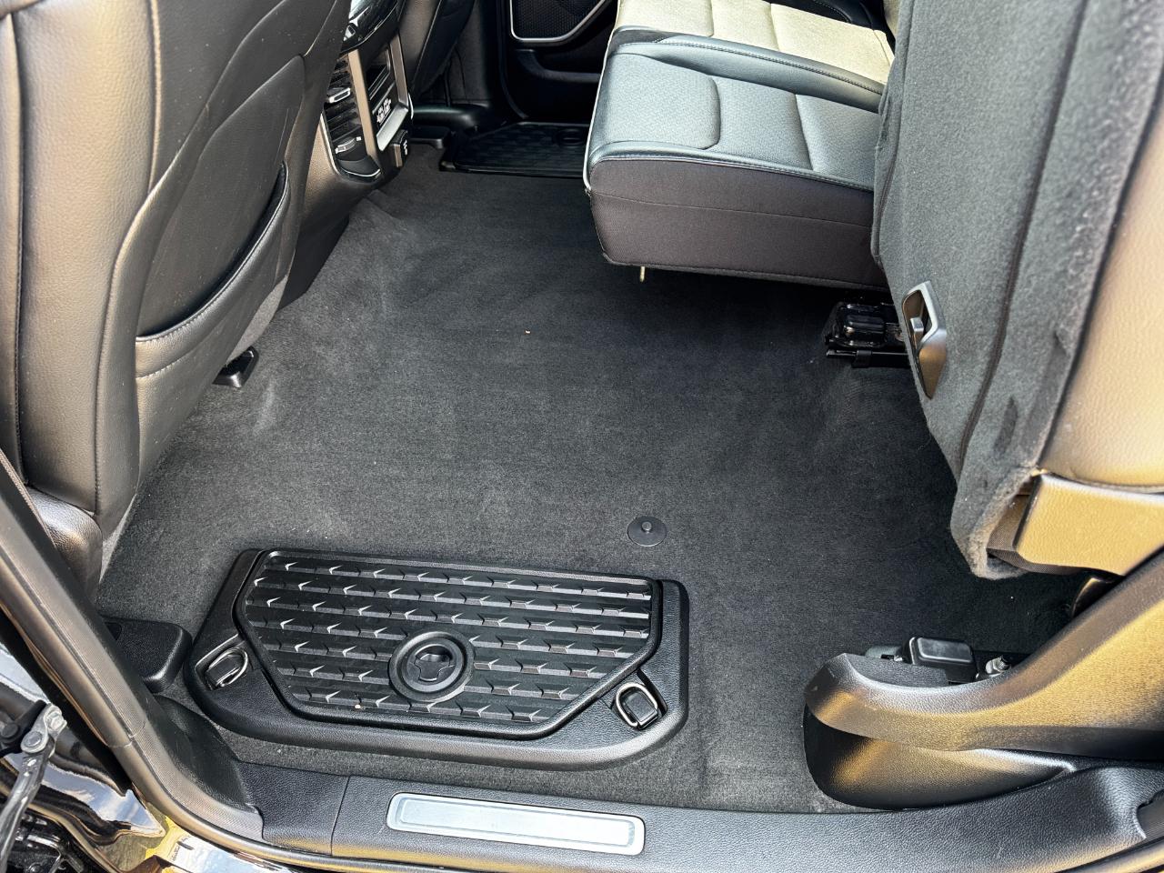 RAM 1500 Laramie 4x4 Crew Cab 5'7" Box 2019