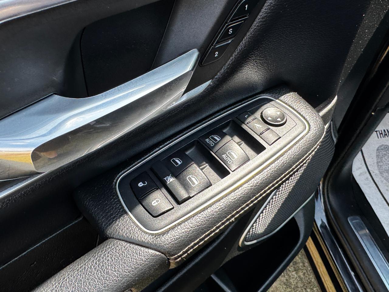 RAM 1500 Laramie 4x4 Crew Cab 5'7" Box 2019