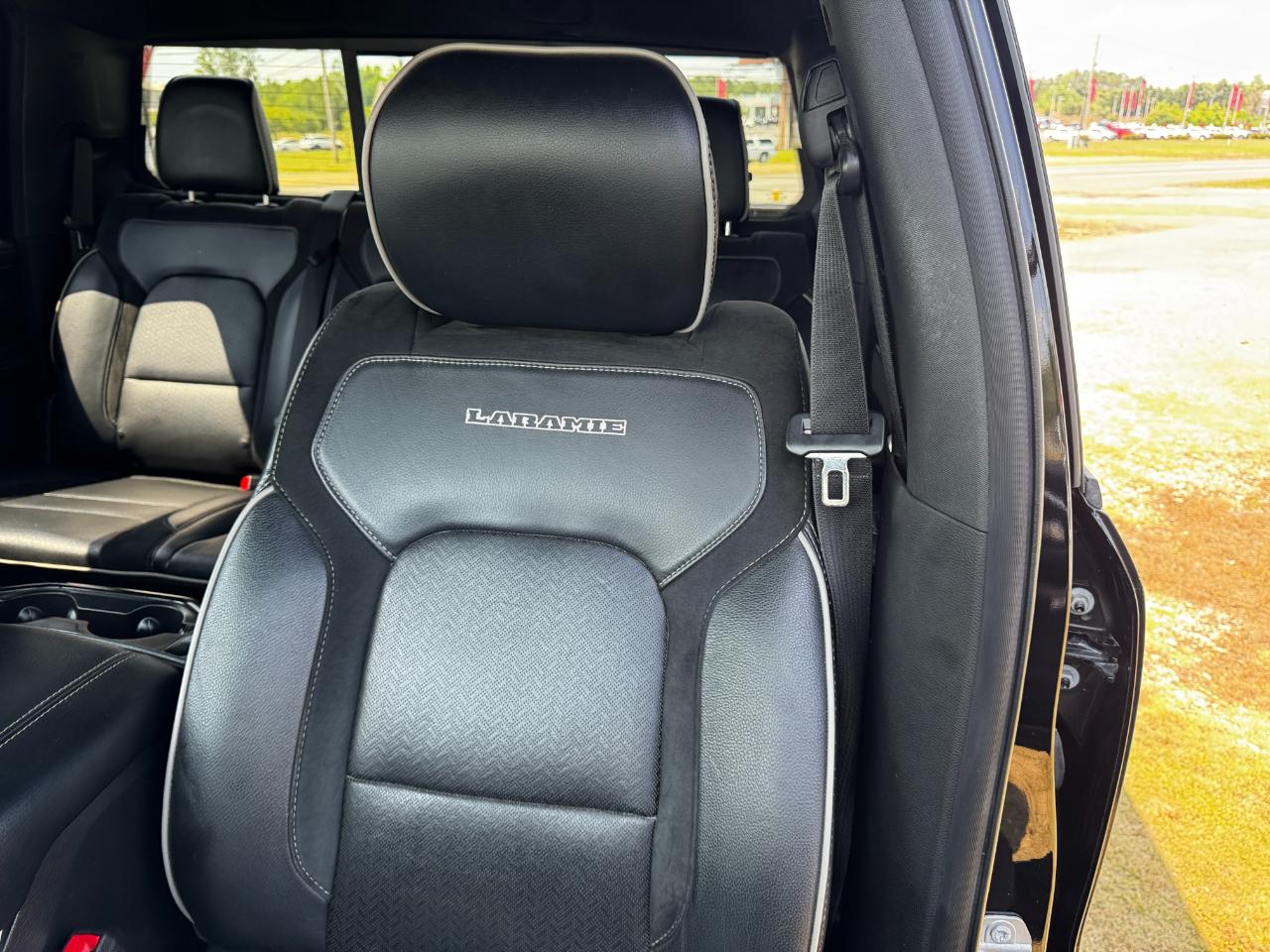 RAM 1500 Laramie 4x4 Crew Cab 5'7" Box 2019