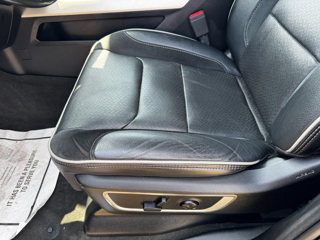 RAM 1500 Laramie 4x4 Crew Cab 5'7" Box 2019