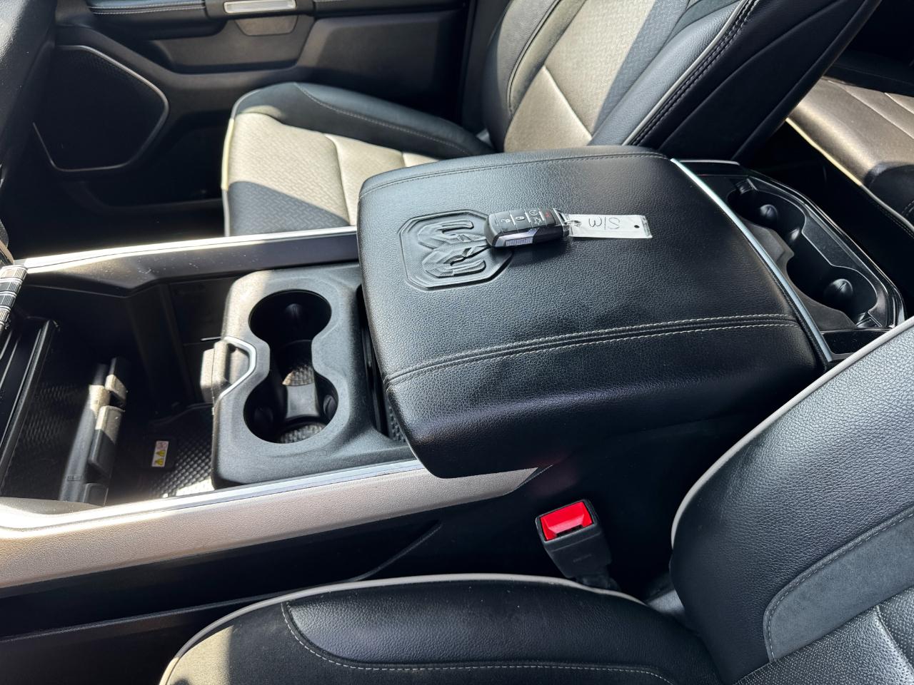 RAM 1500 Laramie 4x4 Crew Cab 5'7" Box 2019