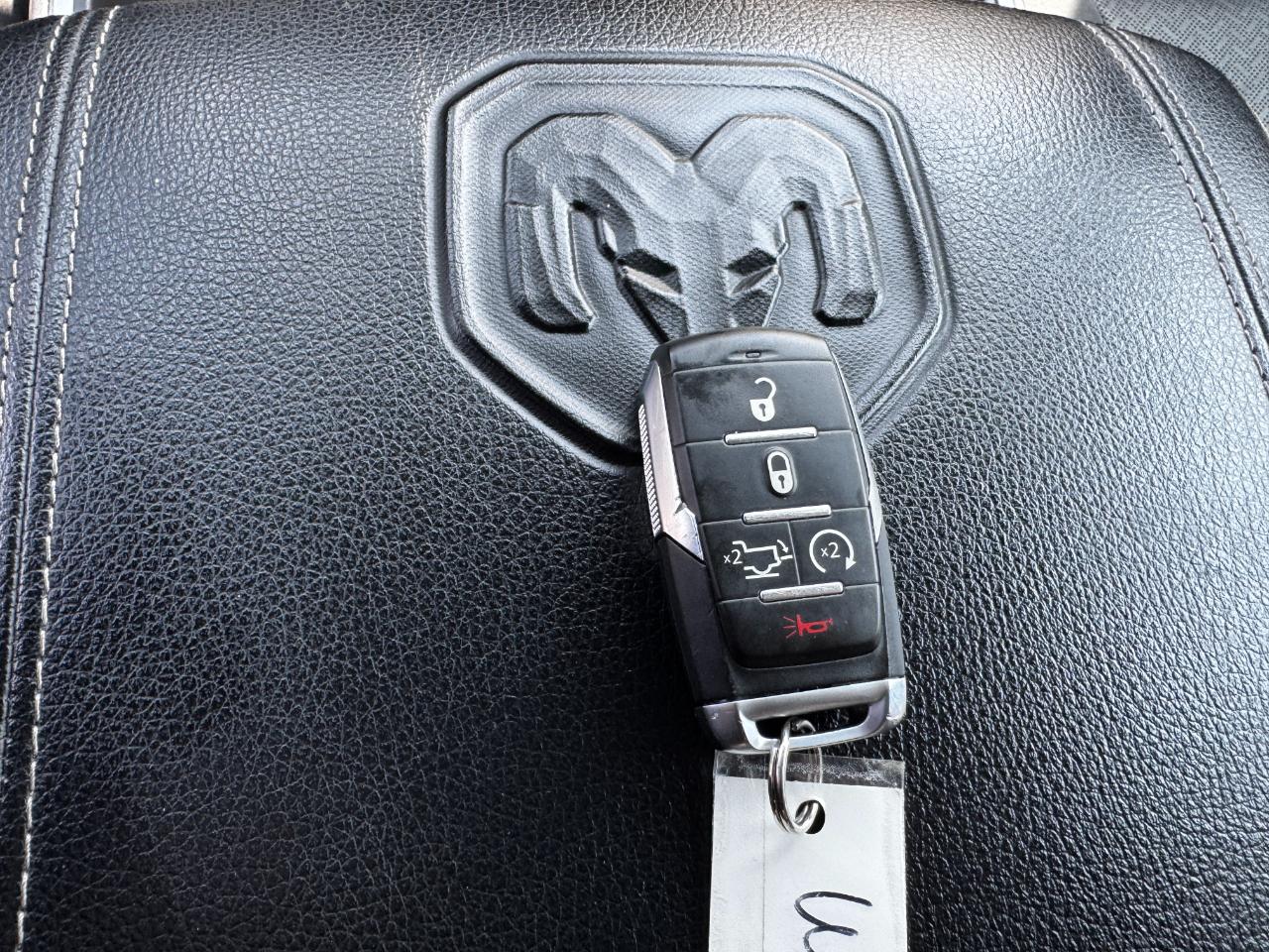 RAM 1500 Laramie 4x4 Crew Cab 5'7" Box 2019