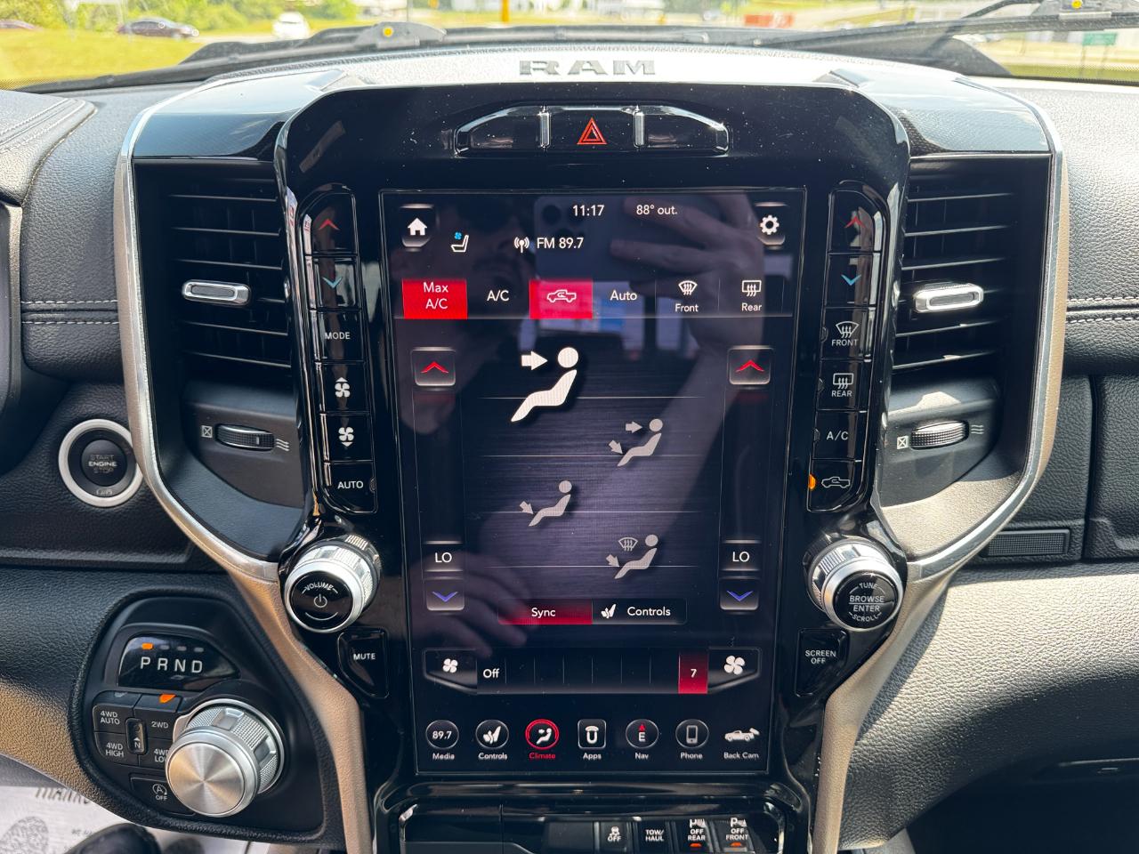 RAM 1500 Laramie 4x4 Crew Cab 5'7" Box 2019