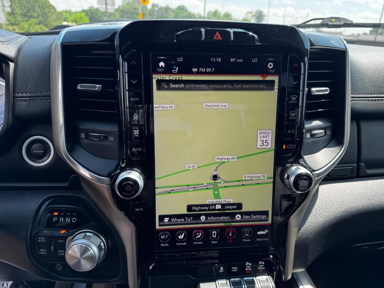 RAM 1500 Laramie 4x4 Crew Cab 5'7" Box 2019