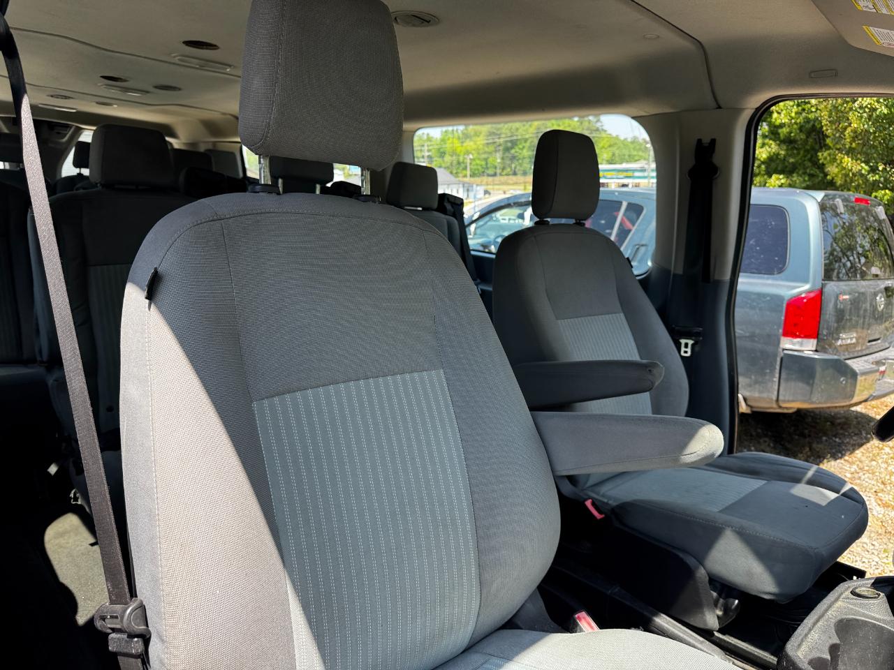 Ford Transit Passenger Wagon T-350 148" Low Roof XLT Swing-Out RH Dr 2019