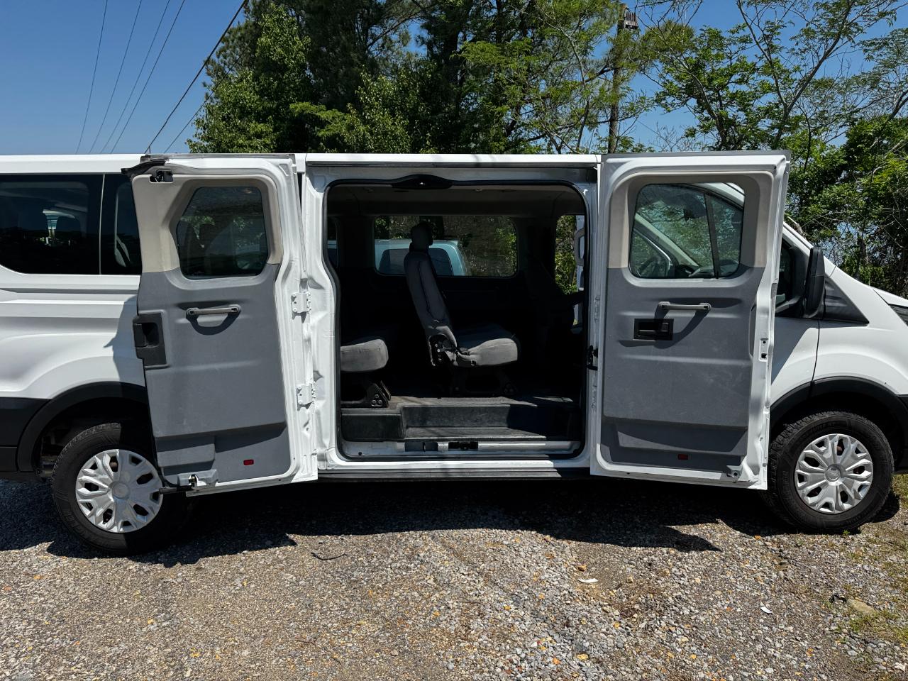 Ford Transit Passenger Wagon T-350 148" Low Roof XLT Swing-Out RH Dr 2019