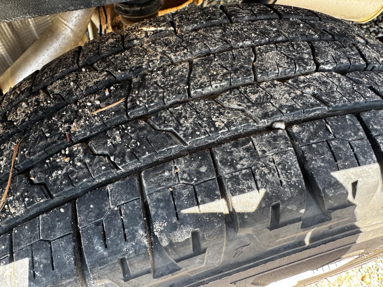 Ford Transit Passenger Wagon T-350 148" Low Roof XLT Swing-Out RH Dr 2019