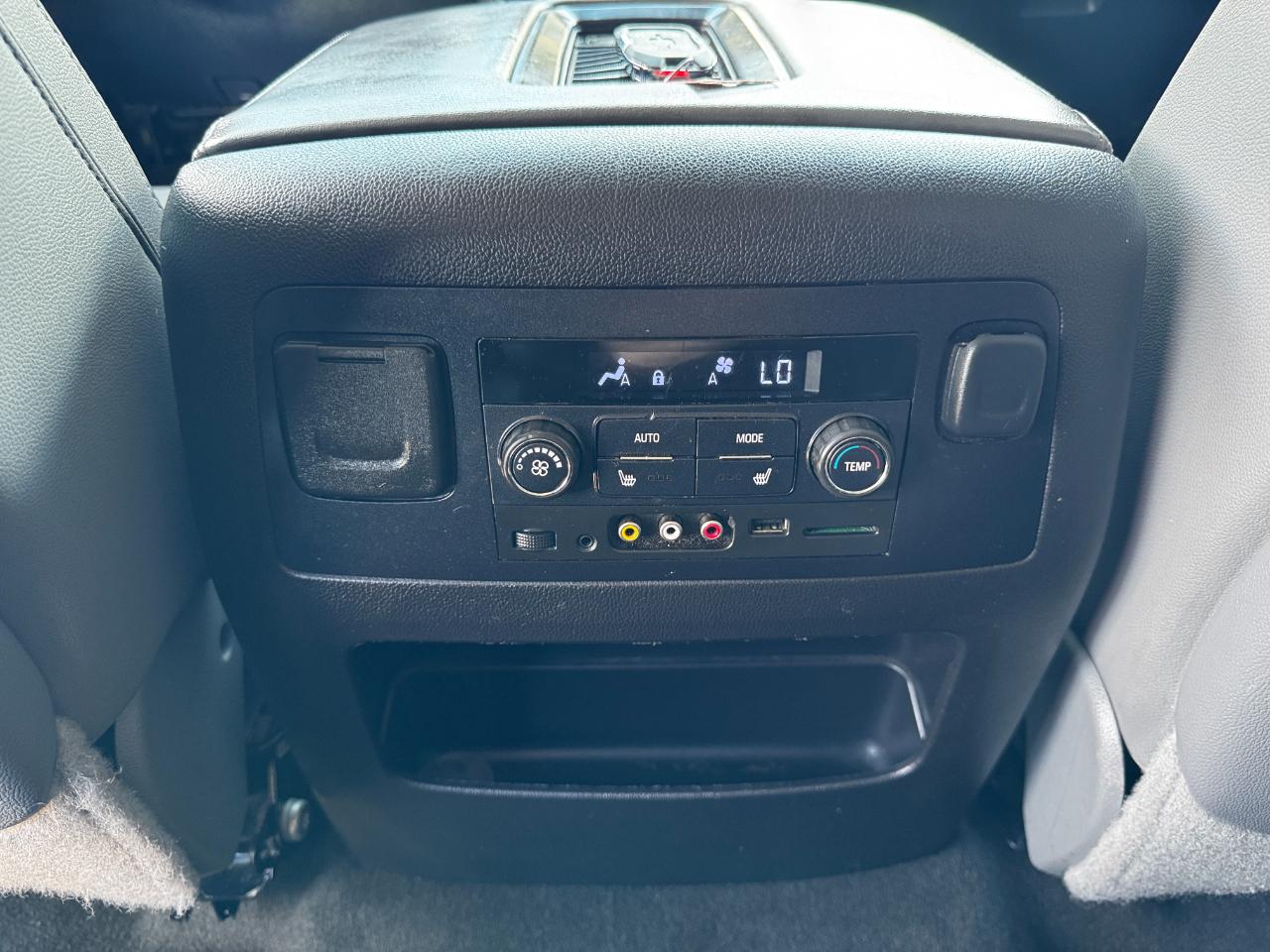 Chevrolet Tahoe 4dr 4WD Z71 2015