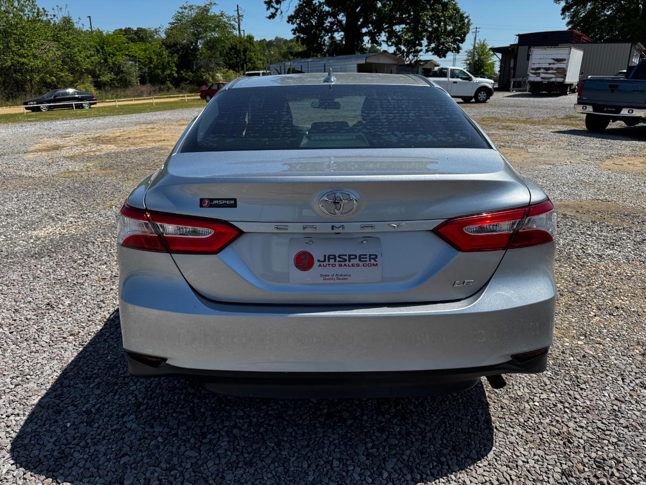 Toyota Camry LE Auto (Natl) 2020