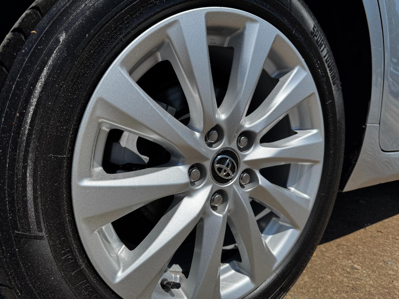 Toyota Camry LE Auto (Natl) 2020