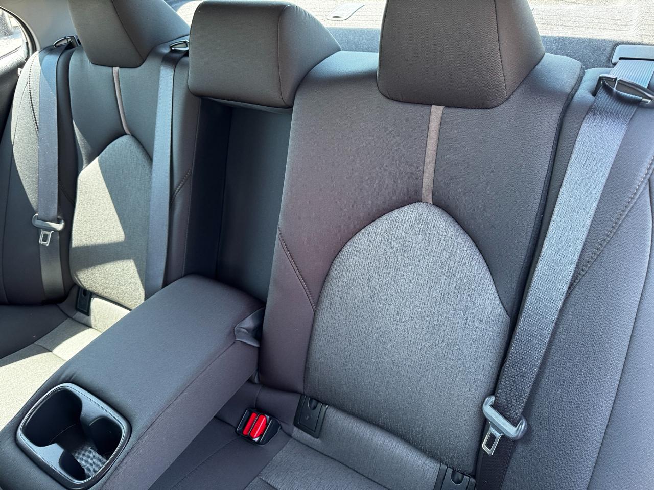 Toyota Camry LE Auto (Natl) 2020