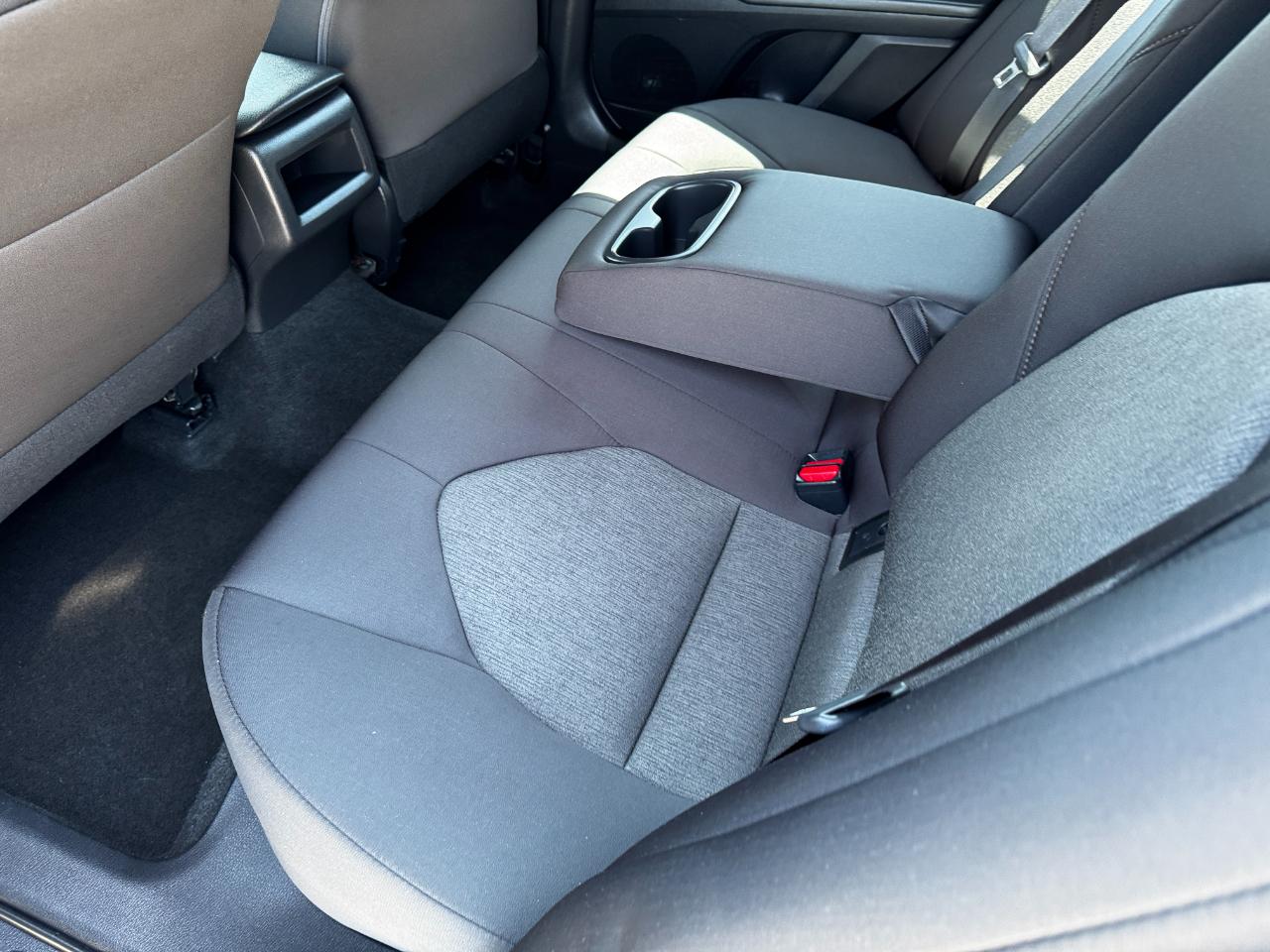 Toyota Camry LE Auto (Natl) 2020