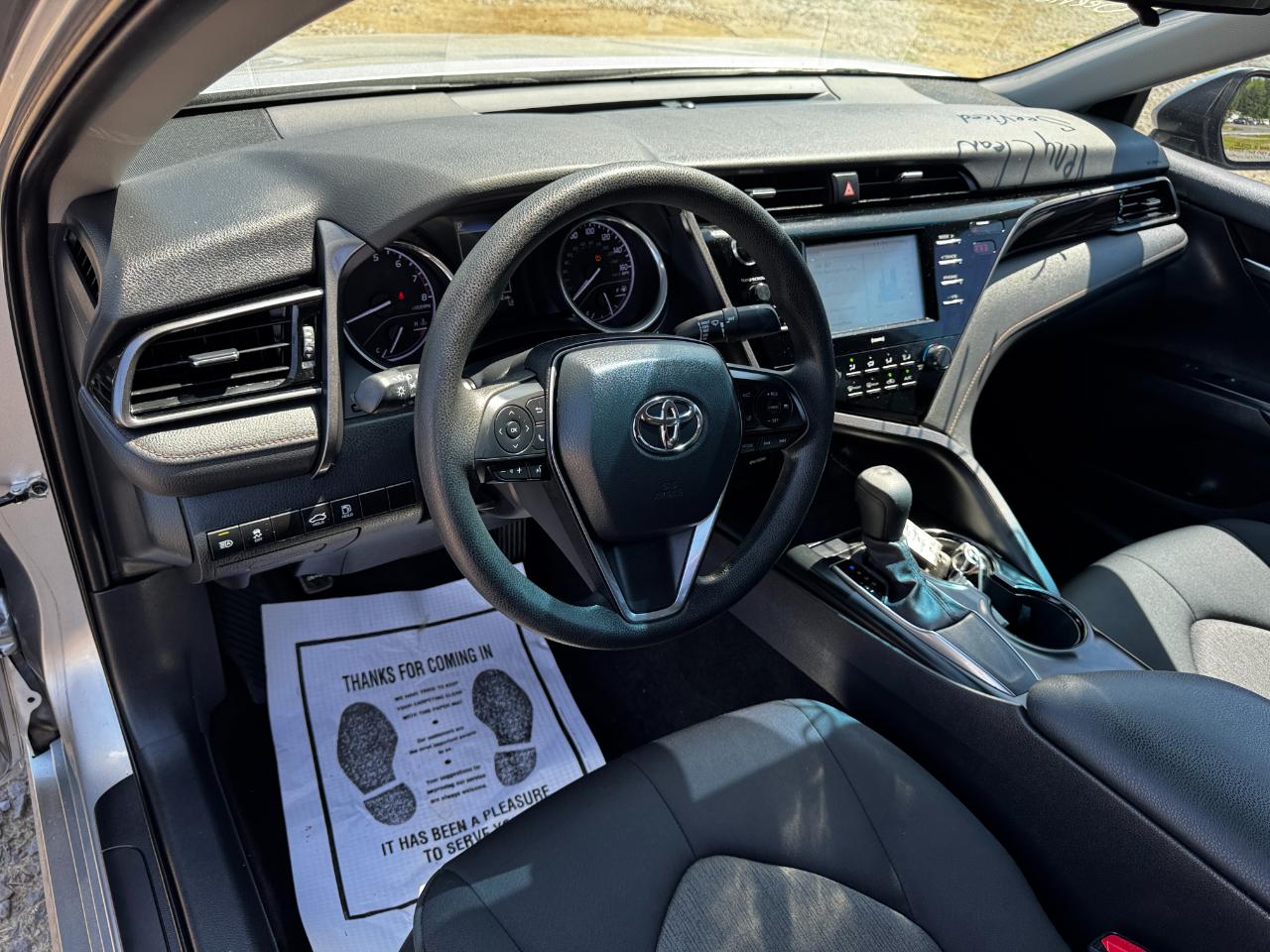 Toyota Camry LE Auto (Natl) 2020