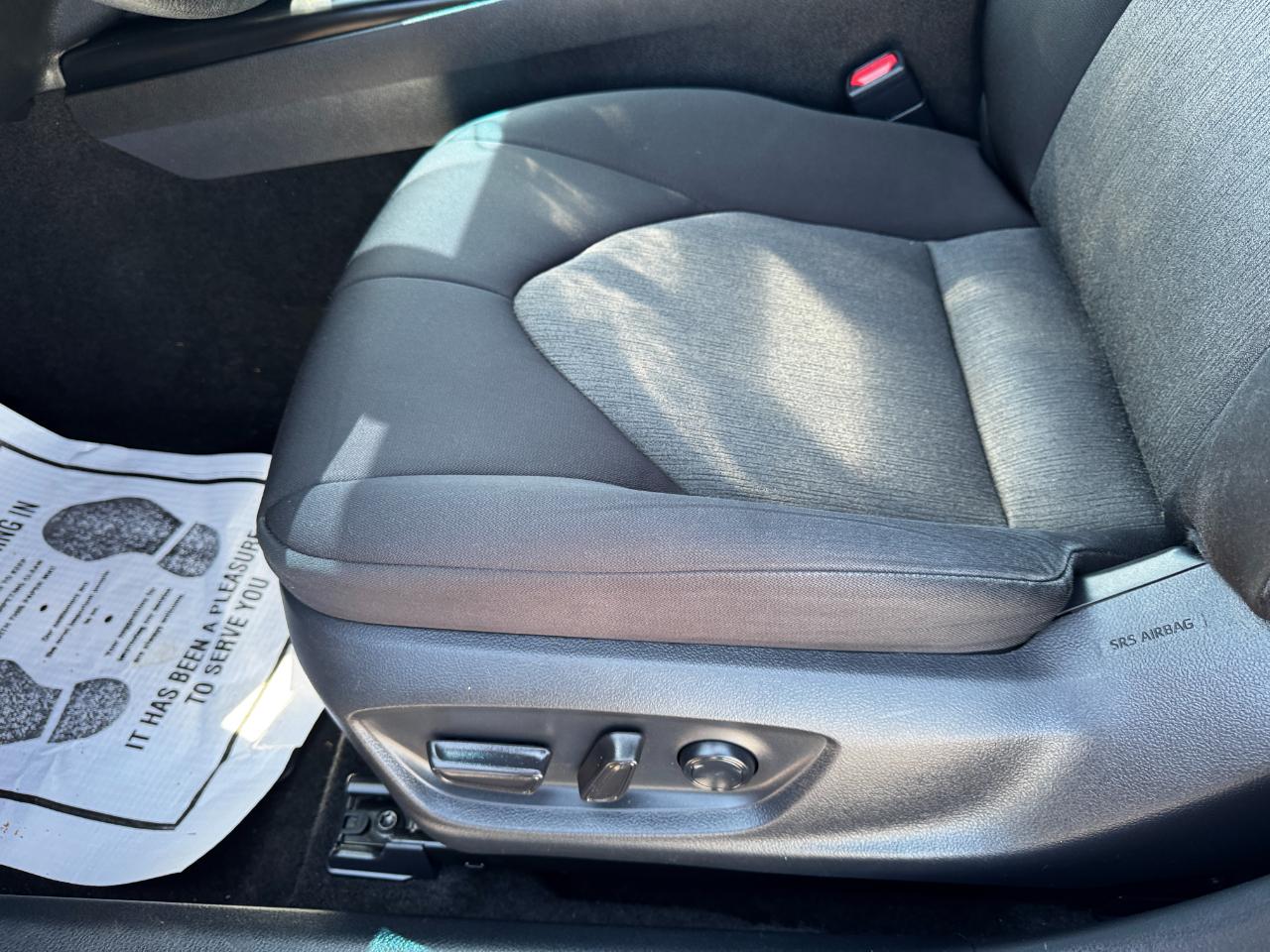 Toyota Camry LE Auto (Natl) 2020