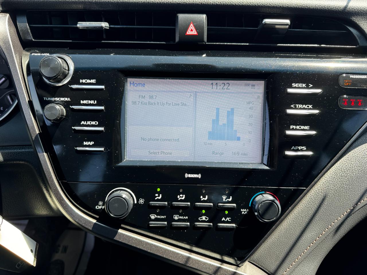 Toyota Camry LE Auto (Natl) 2020