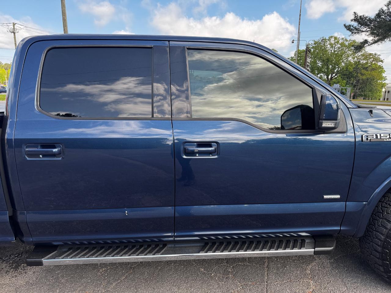 Ford F-150 4WD SuperCrew 145" Lariat 2015