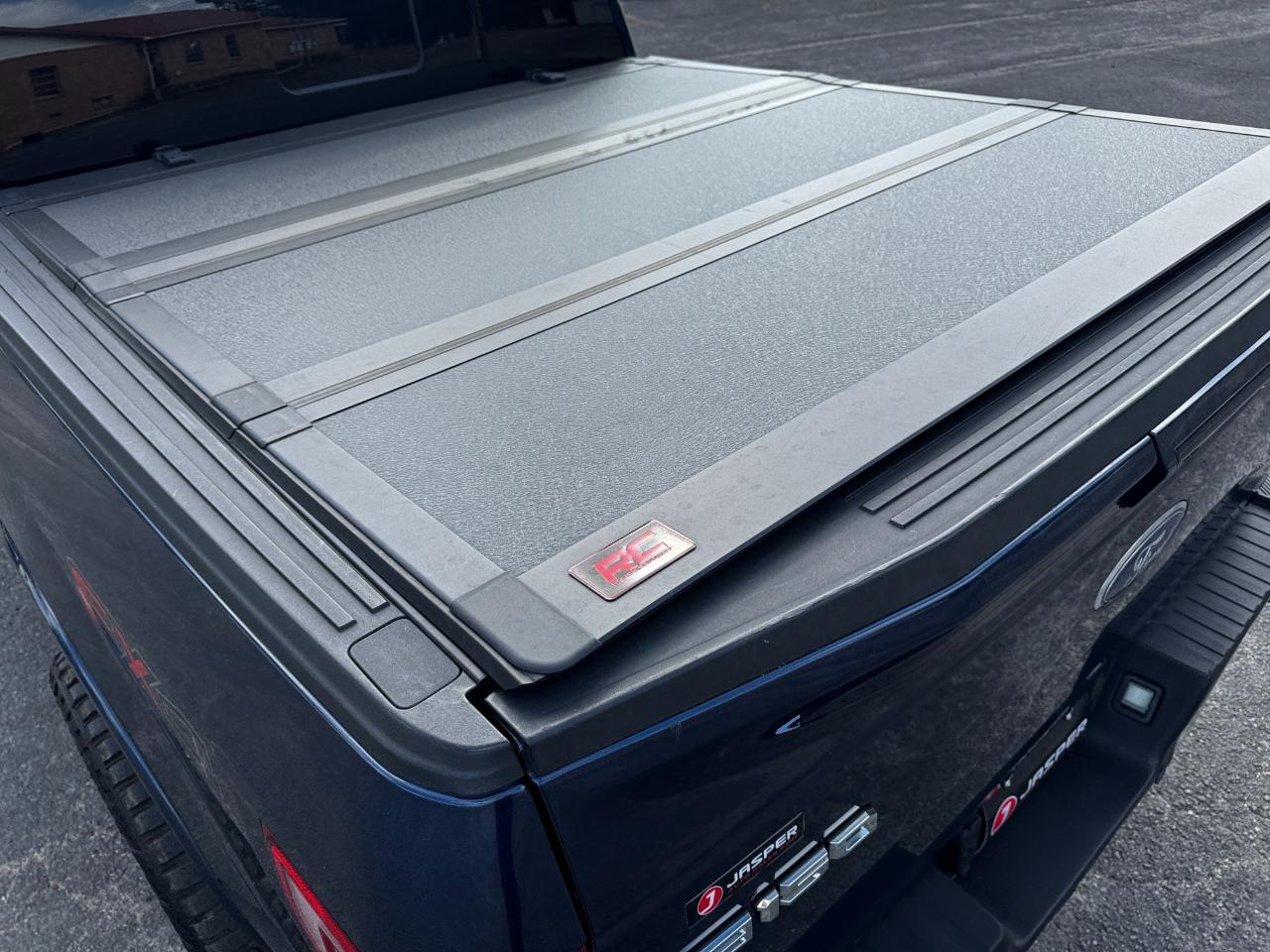 Ford F-150 4WD SuperCrew 145" Lariat 2015