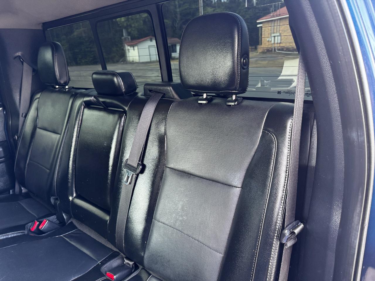 Ford F-150 4WD SuperCrew 145" Lariat 2015