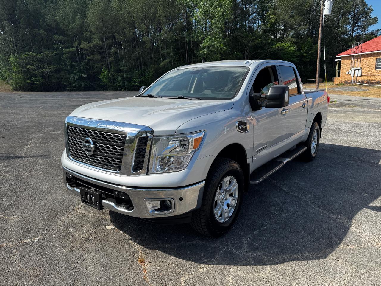 Nissan Titan 4x4 Crew Cab SV 2017
