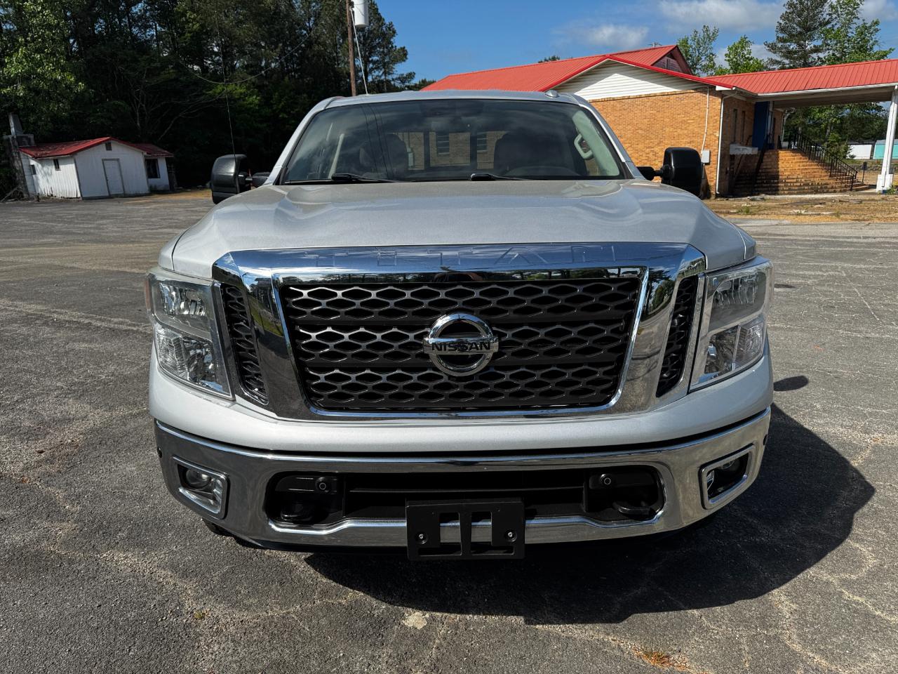 Nissan Titan 4x4 Crew Cab SV 2017