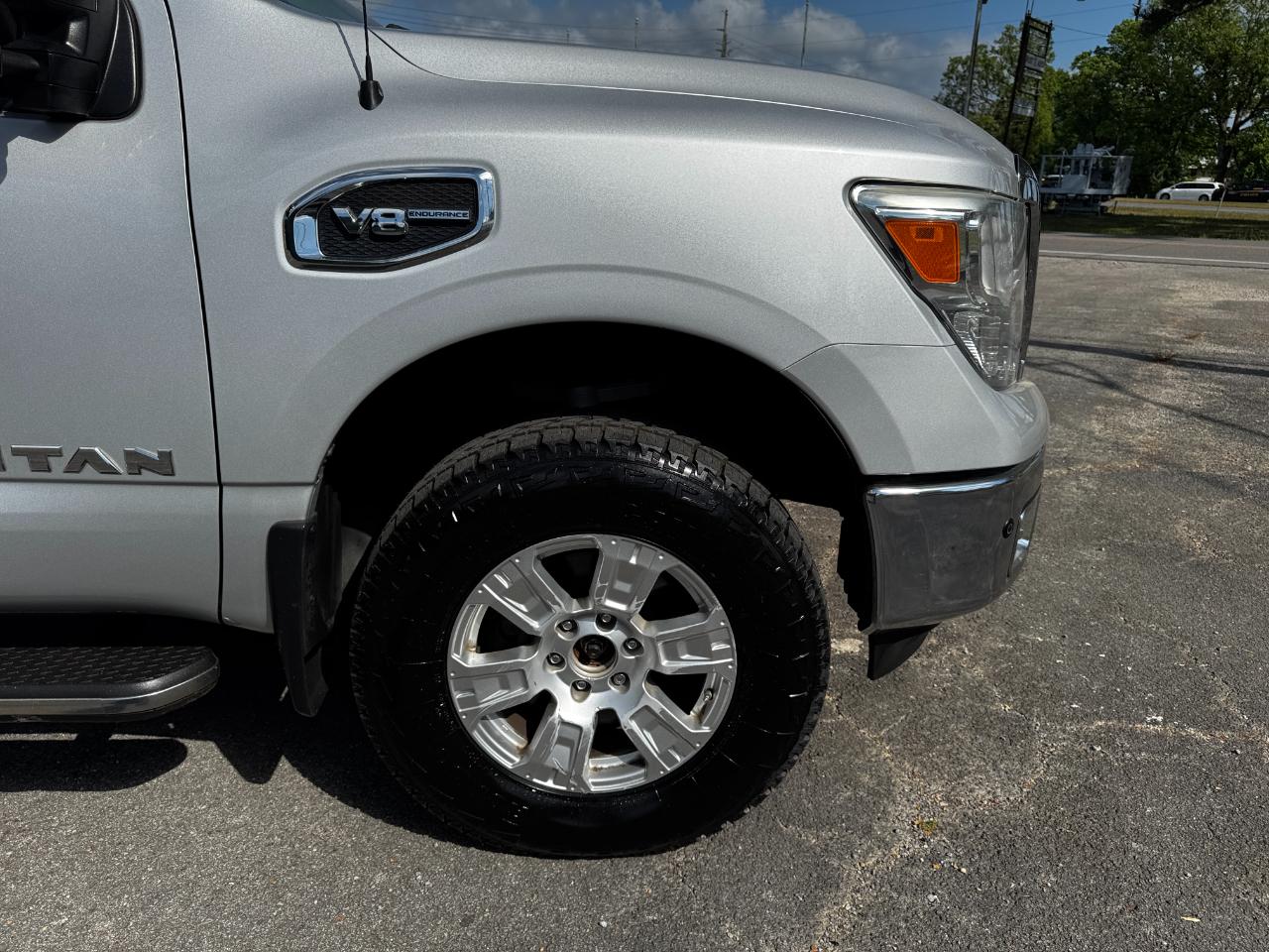 Nissan Titan 4x4 Crew Cab SV 2017