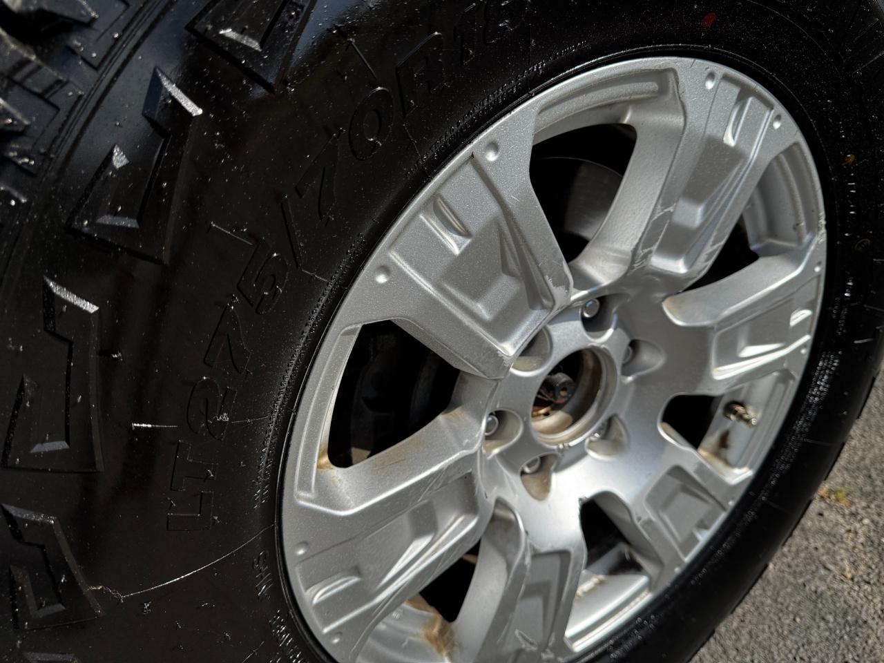 Nissan Titan 4x4 Crew Cab SV 2017