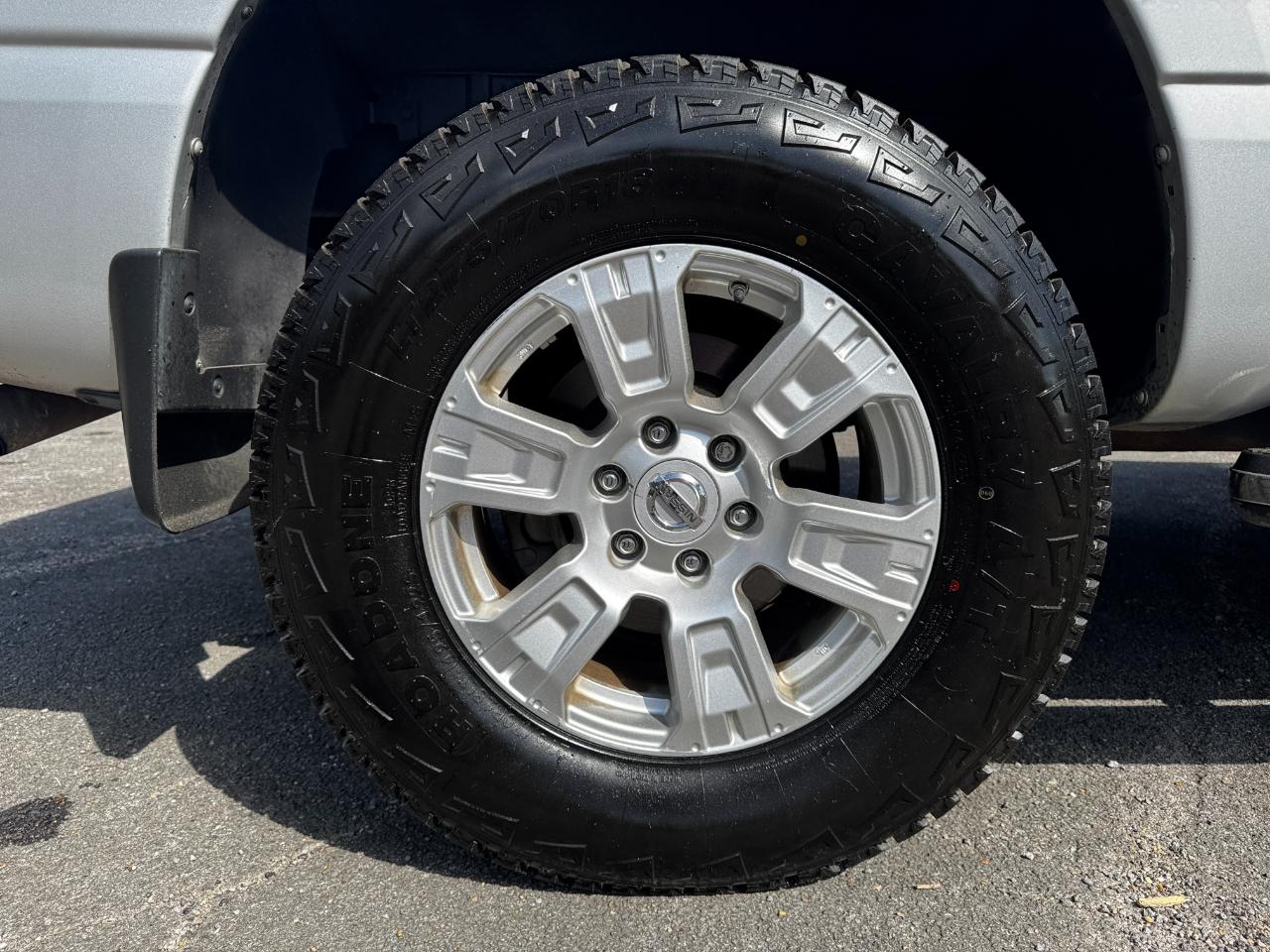 Nissan Titan 4x4 Crew Cab SV 2017