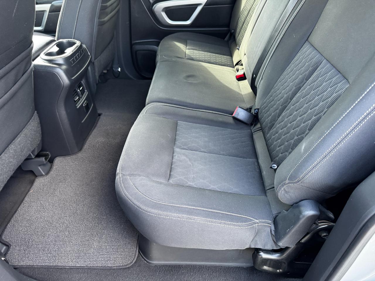 Nissan Titan 4x4 Crew Cab SV 2017