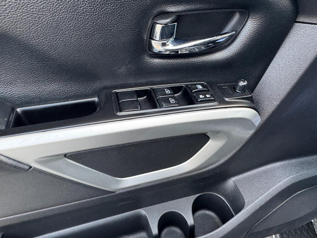 Nissan Titan 4x4 Crew Cab SV 2017