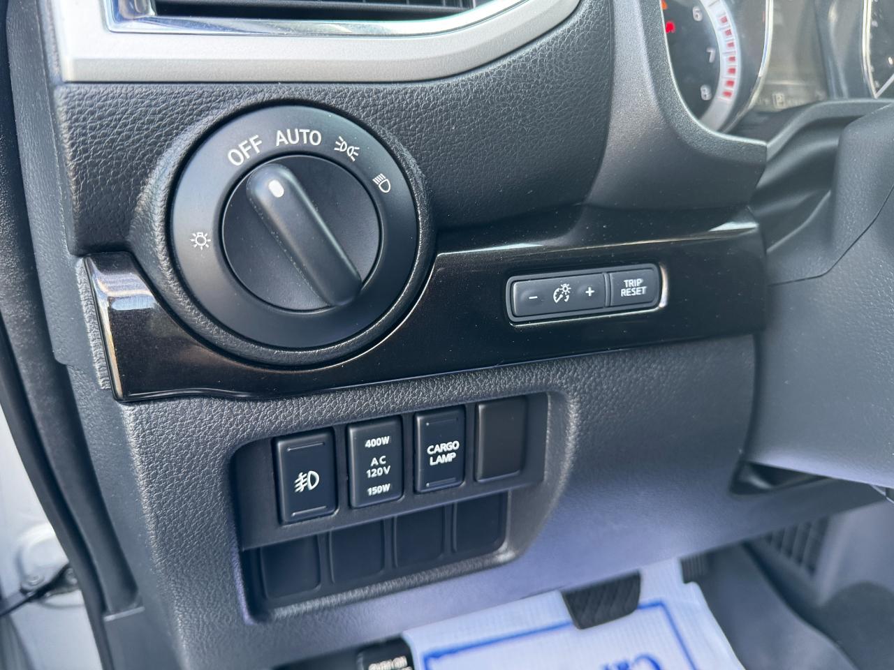 Nissan Titan 4x4 Crew Cab SV 2017