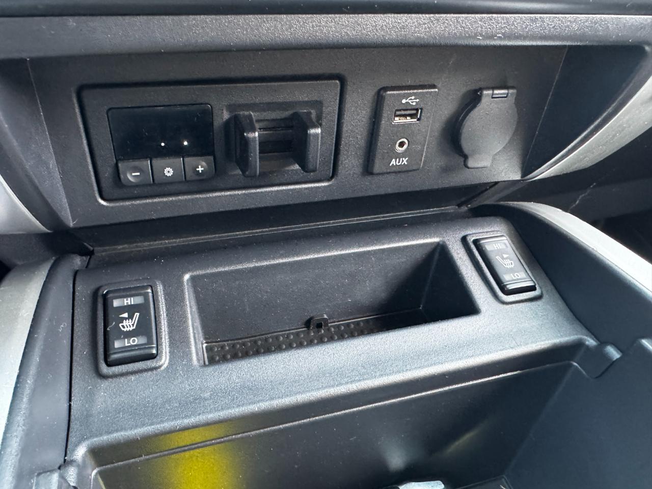 Nissan Titan 4x4 Crew Cab SV 2017