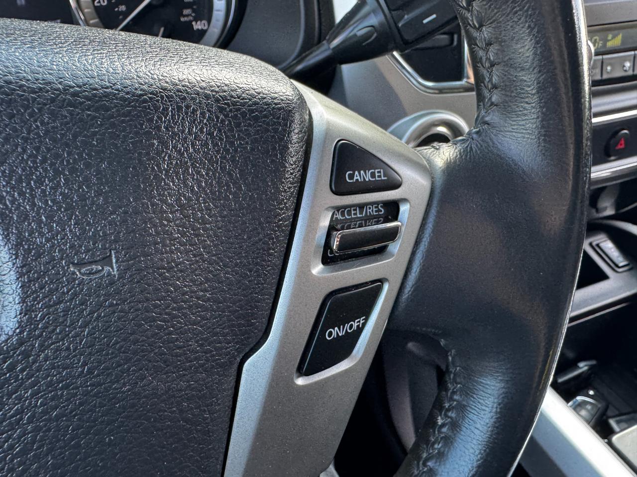 Nissan Titan 4x4 Crew Cab SV 2017