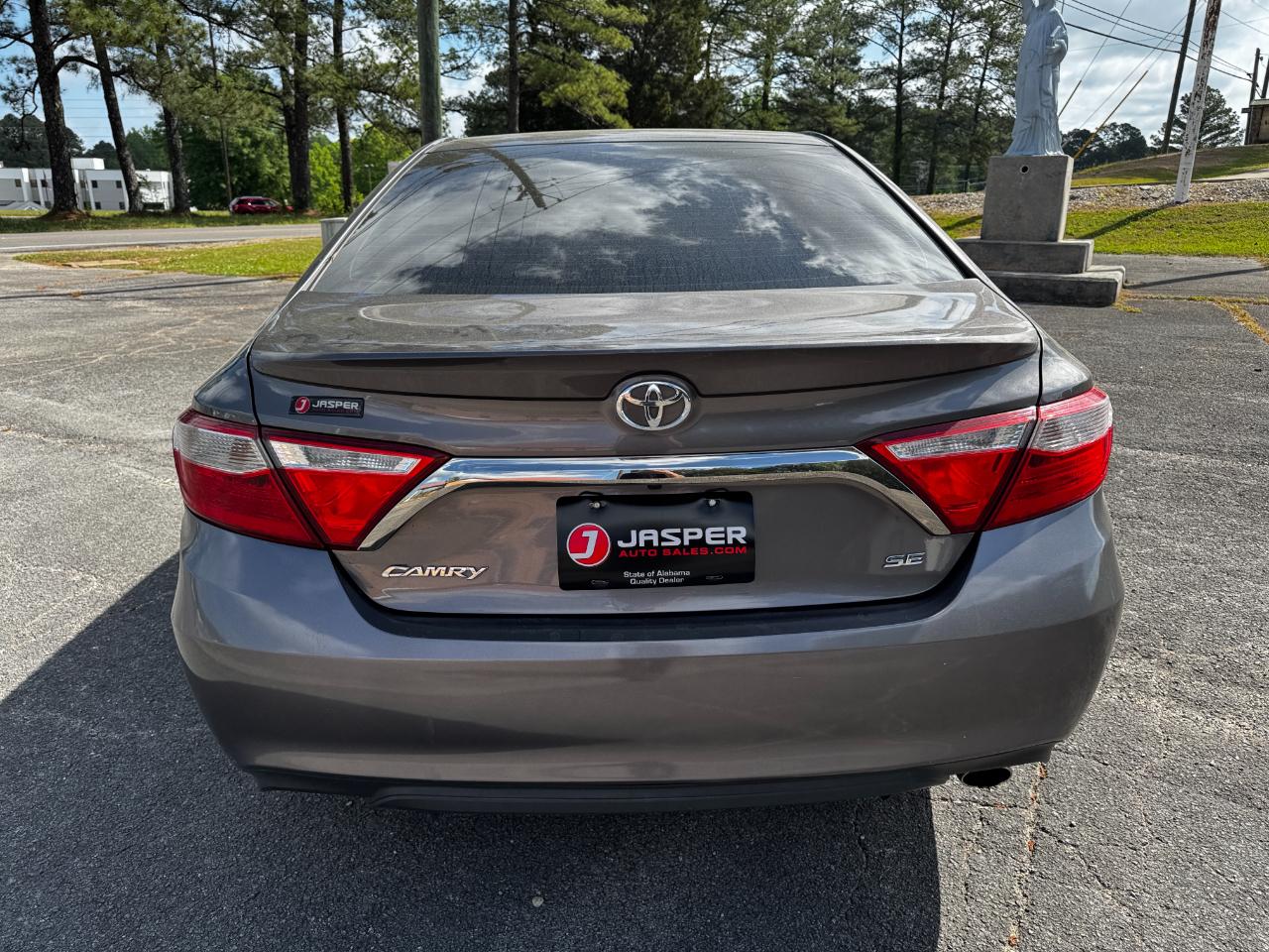 Toyota Camry 4dr Sdn I4 Auto SE (Natl) 2016