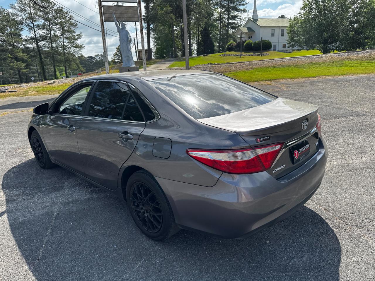 Toyota Camry 4dr Sdn I4 Auto SE (Natl) 2016