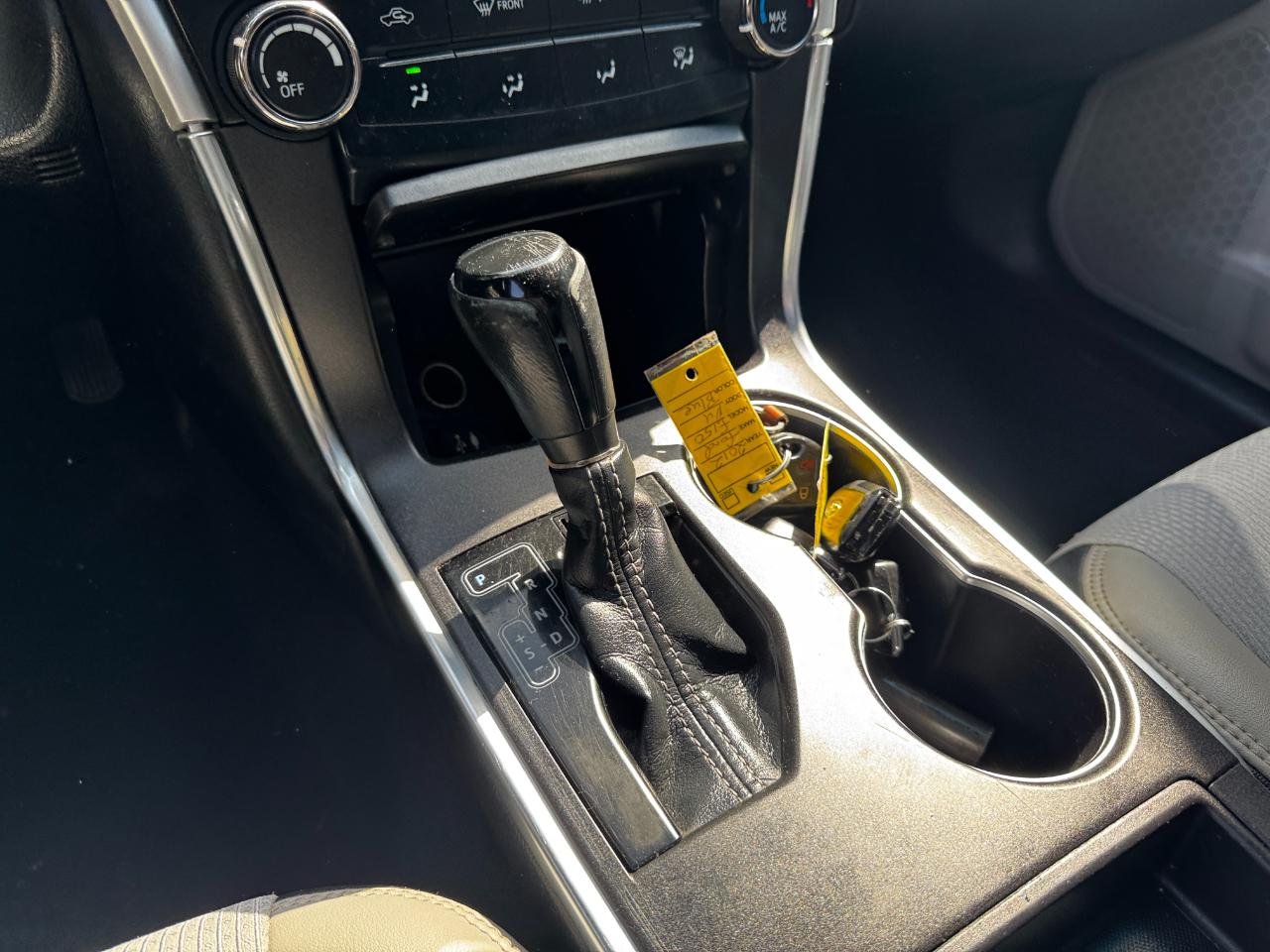 Toyota Camry 4dr Sdn I4 Auto SE (Natl) 2016