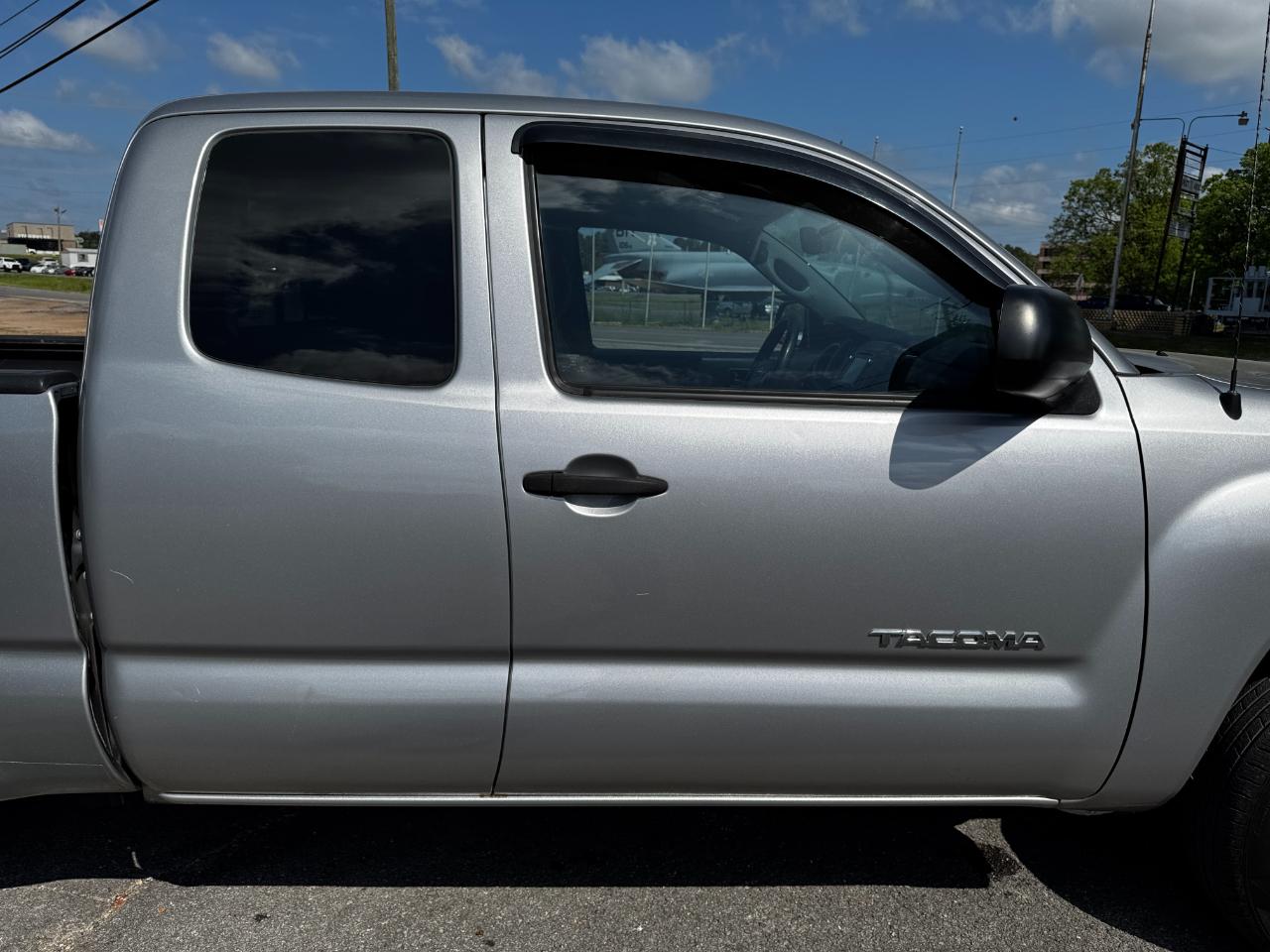Toyota Tacoma 2WD Access Cab I4 AT (Natl) 2015