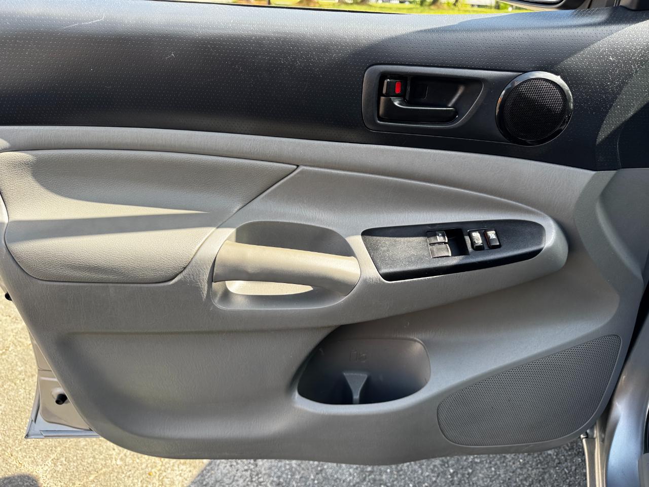 Toyota Tacoma 2WD Access Cab I4 AT (Natl) 2015