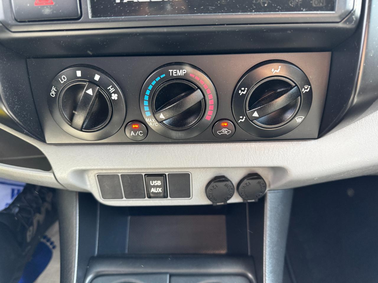 Toyota Tacoma 2WD Access Cab I4 AT (Natl) 2015