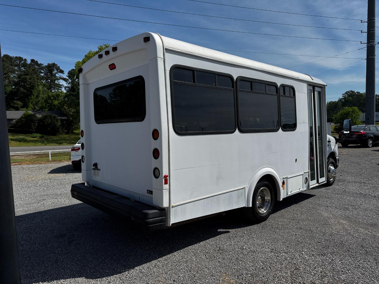 Ford E-Series Passenger Van  2016