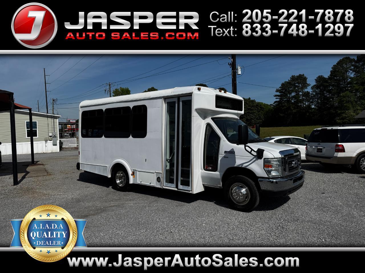 Ford E-Series Passenger Van  2016