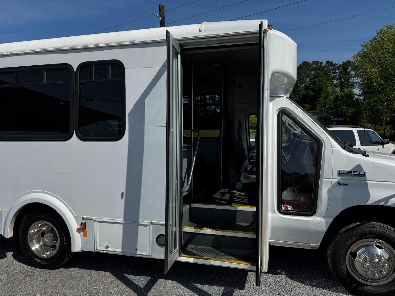 Ford E-Series Passenger Van  2016