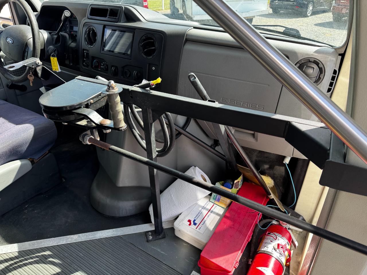 Ford E-Series Passenger Van  2016