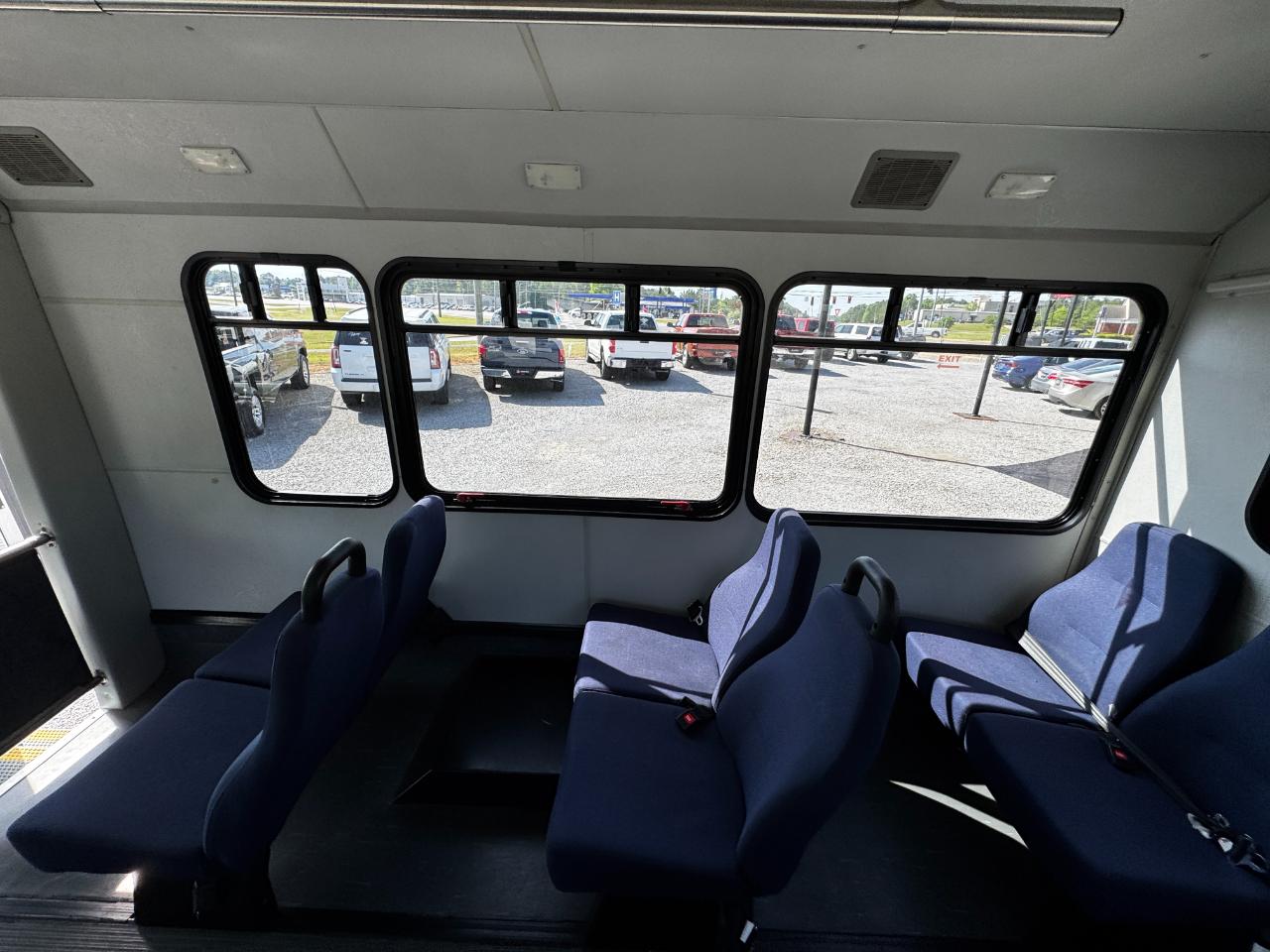 Ford E-Series Passenger Van  2016