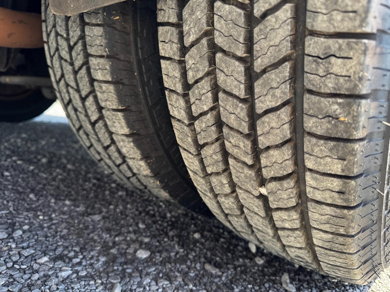 Ford E-Series Passenger Van  2016