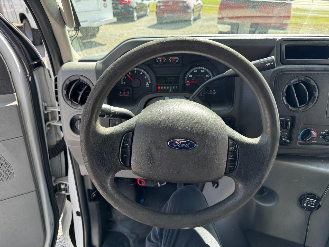 Ford E-Series Passenger Van  2016