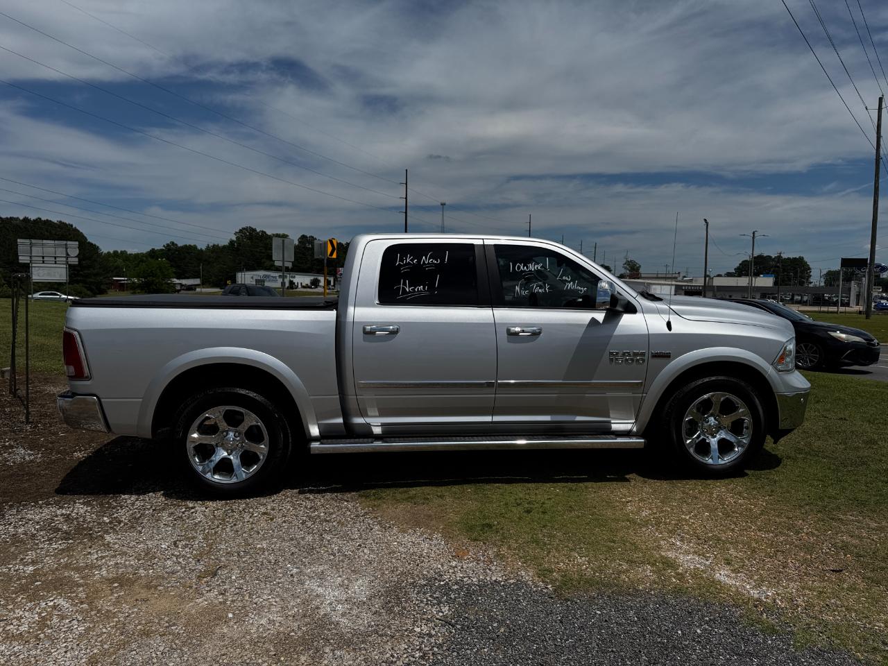 RAM 1500 2WD Crew Cab 140.5" Laramie 2014