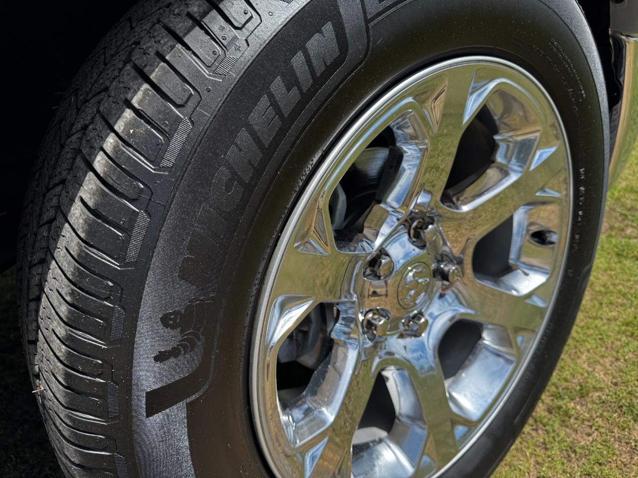 RAM 1500 2WD Crew Cab 140.5" Laramie 2014